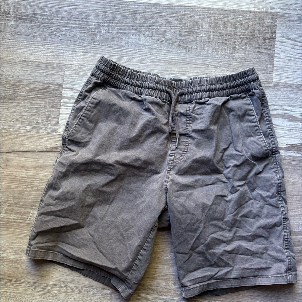 Volcom Men's Gray Casual Shorts, one aglet missing